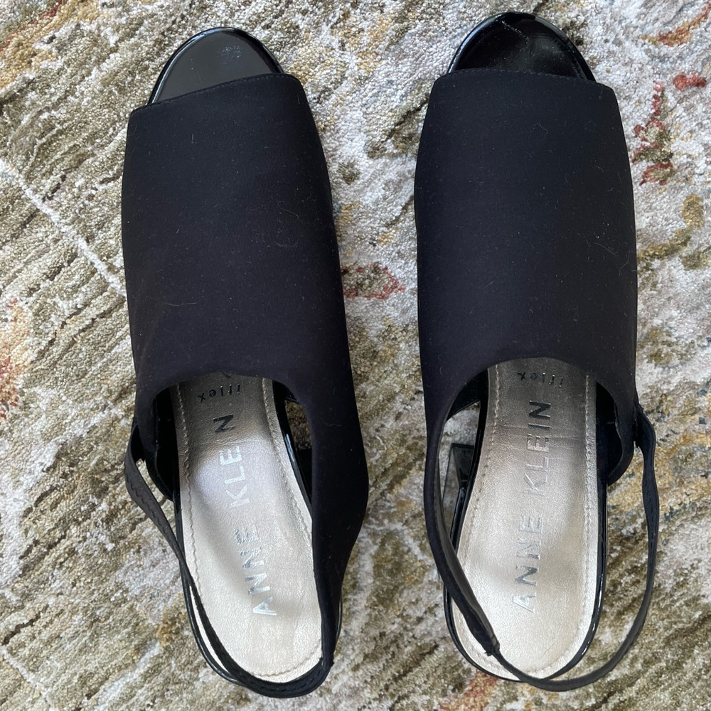 Anne Klein Black Heeled Shoes Classic Design